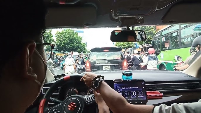 Giữ tâm lý bình tĩnh khi lái xe