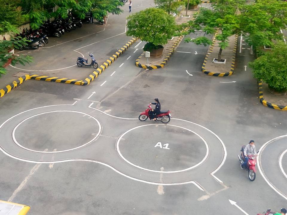 Tại sao nên nộp hồ sơ thi bằng A1 tại Trường Dạy Lái Xe Khôi Việt